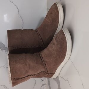 Women's Chestnut Brown Ugg Sneakers Size 7